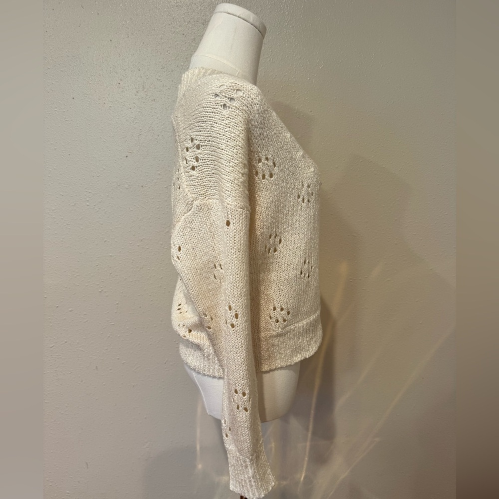 ASTR Cream V-Neck Sweater - Picture 6 of 9